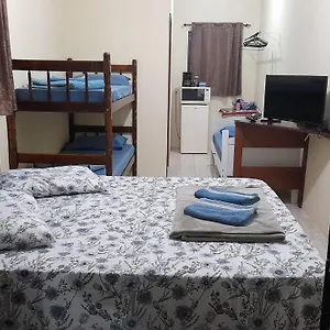 Quarto em Acomodações Particulares Privativa Com Varanda Em Frente Ao Beto Carrero
